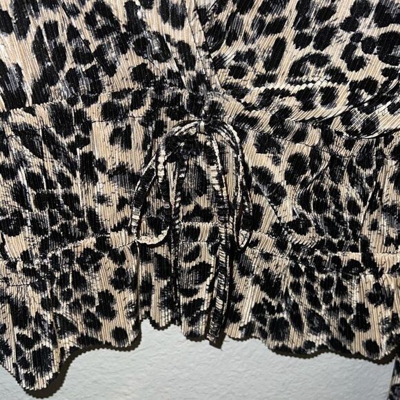 ✨ZARA Black Cream Leopard Print Faux Wrap Smocked Long Sleeve V Neck Sz M Top✨ - Picture 10 of 11